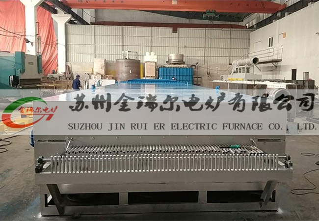 Continuous annealing furnace for tubular iron wire